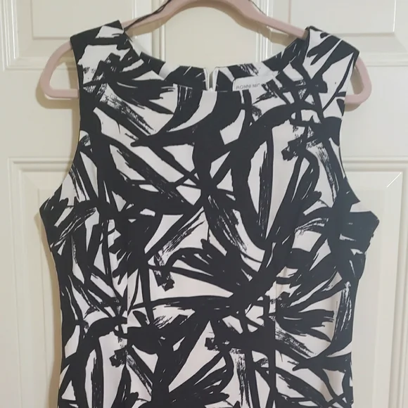 Ronnie Nicole knee length, black and white dress. - Picture 1 of 3